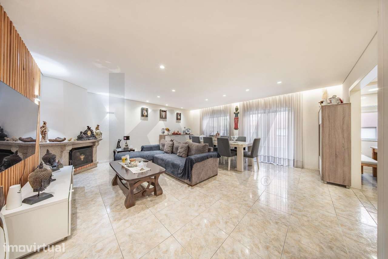 Apartamento T3 totalmente remodelado em Maximinos- Próximo ao centro d - Grande imagem: 2/31