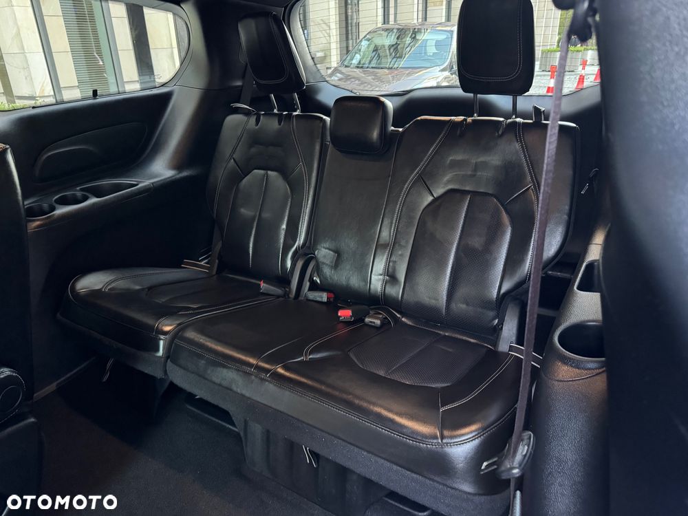 Chrysler Pacifica - 19