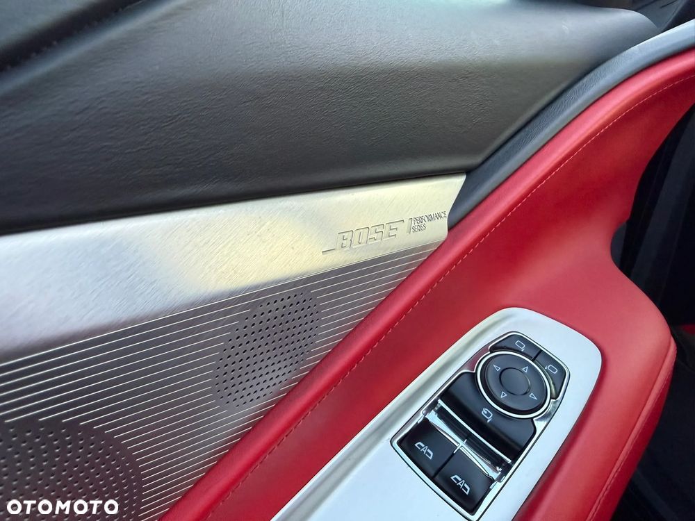 Chevrolet Corvette - 21