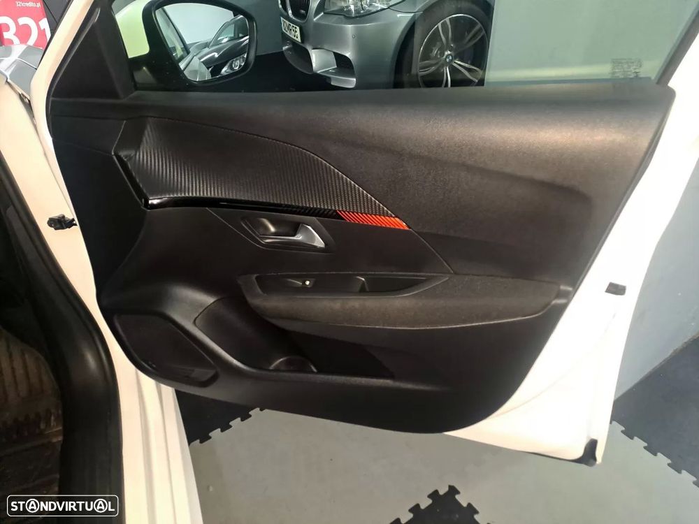 Peugeot e-208 Active - 22