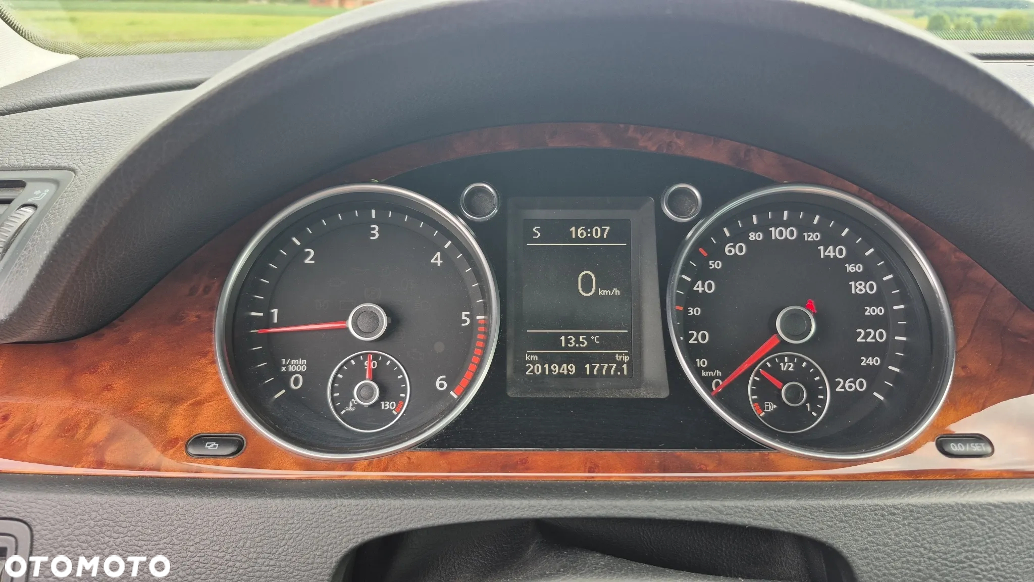 Volkswagen Passat 2.0 TDI DPF Highline - 6