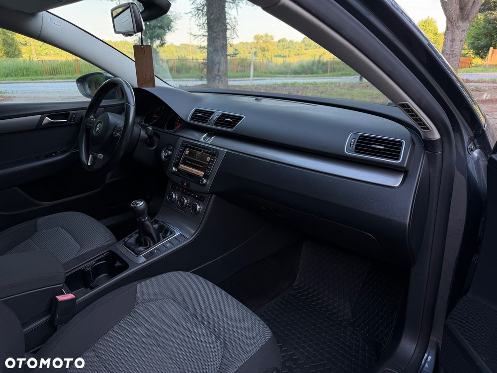Volkswagen Passat 2.0 TDI Comfortline - 9