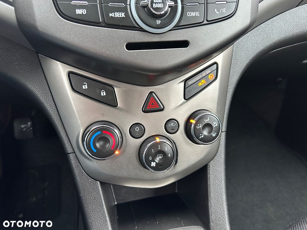 Chevrolet Aveo 1.2 LT - 26