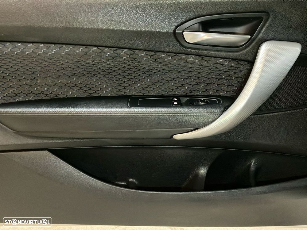 BMW 218 - 21