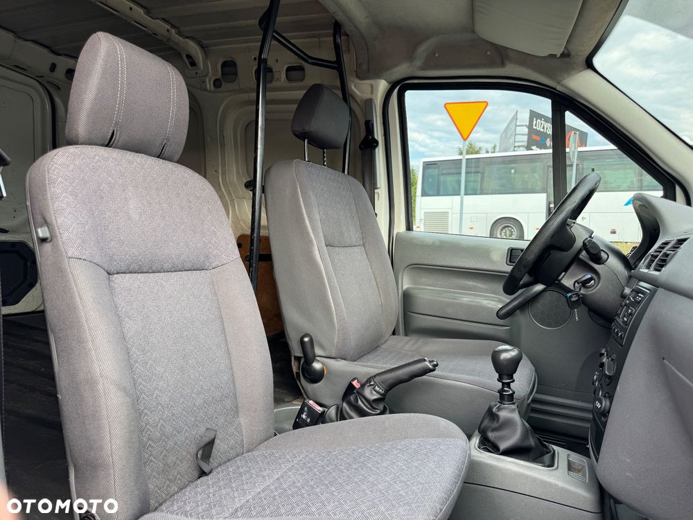 Ford Transit Connect - 17