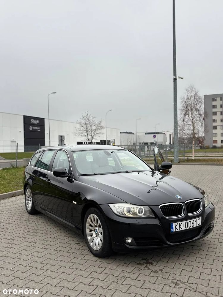 BMW Seria 3 318i - 4