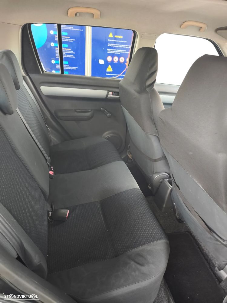 Suzuki Swift 1.3 DDiS GL - 13