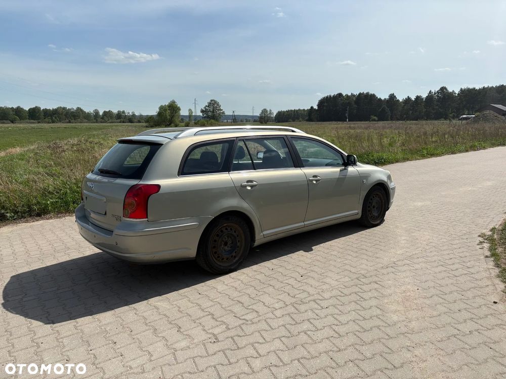 Toyota Avensis 2.0 D-4D High - 5
