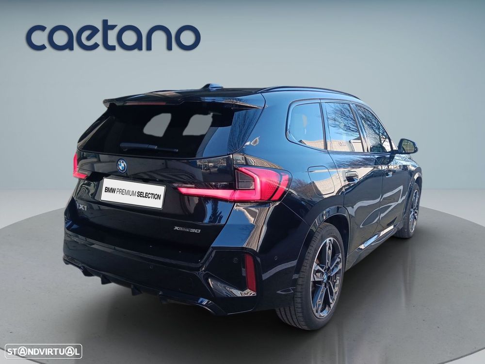 BMW iX1 xDrive30 Pack Desportivo M - 6