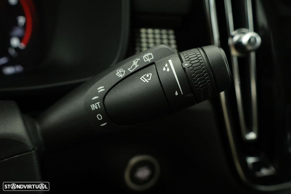 Volvo XC 40 1.5 T2 Plus Dark Auto - 18