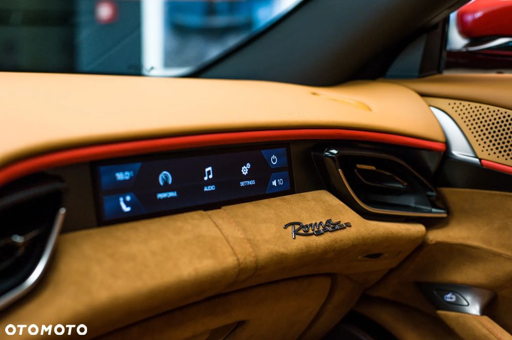 Ferrari Roma Spider - 30