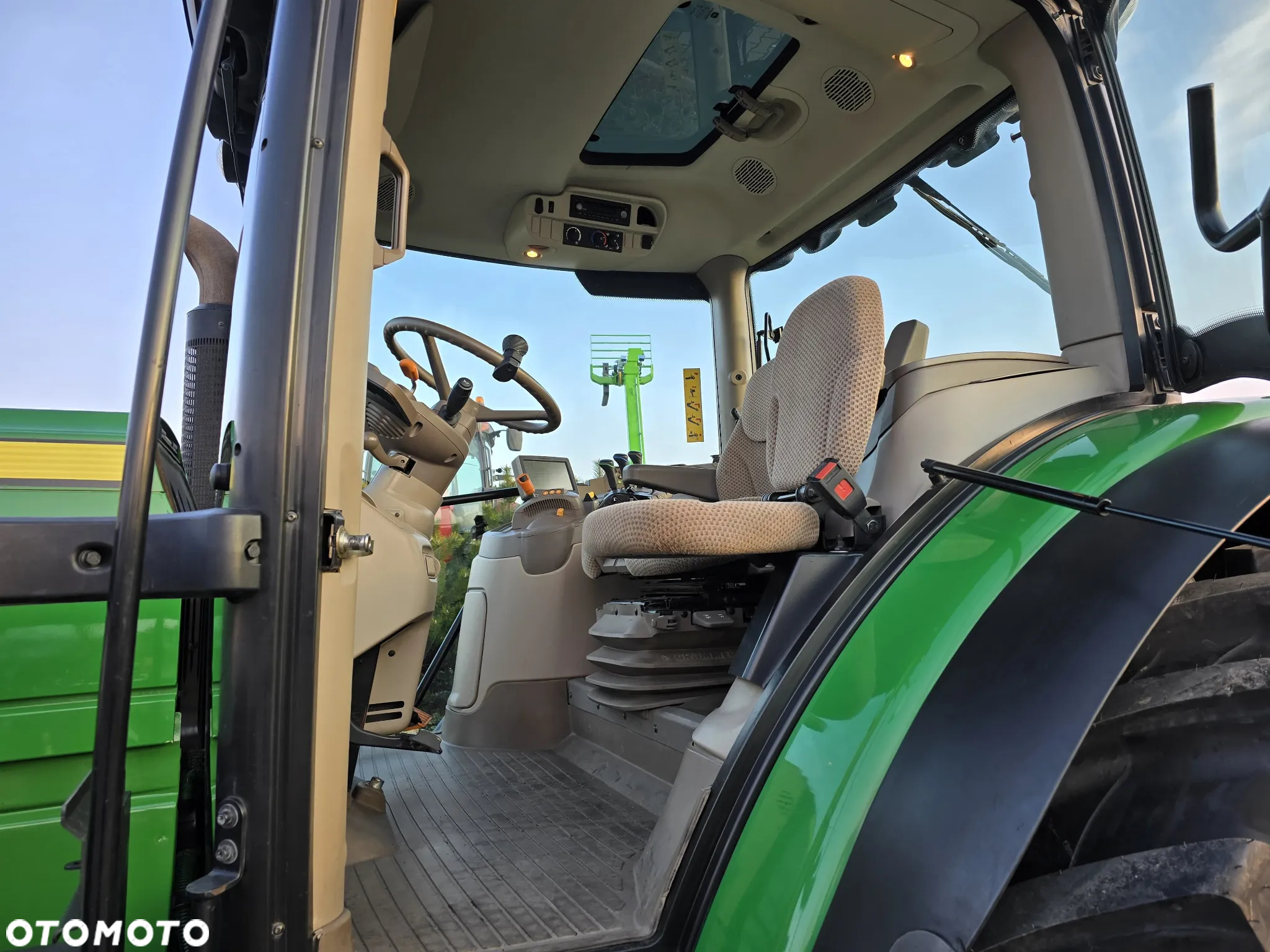 John Deere 6140R - 9