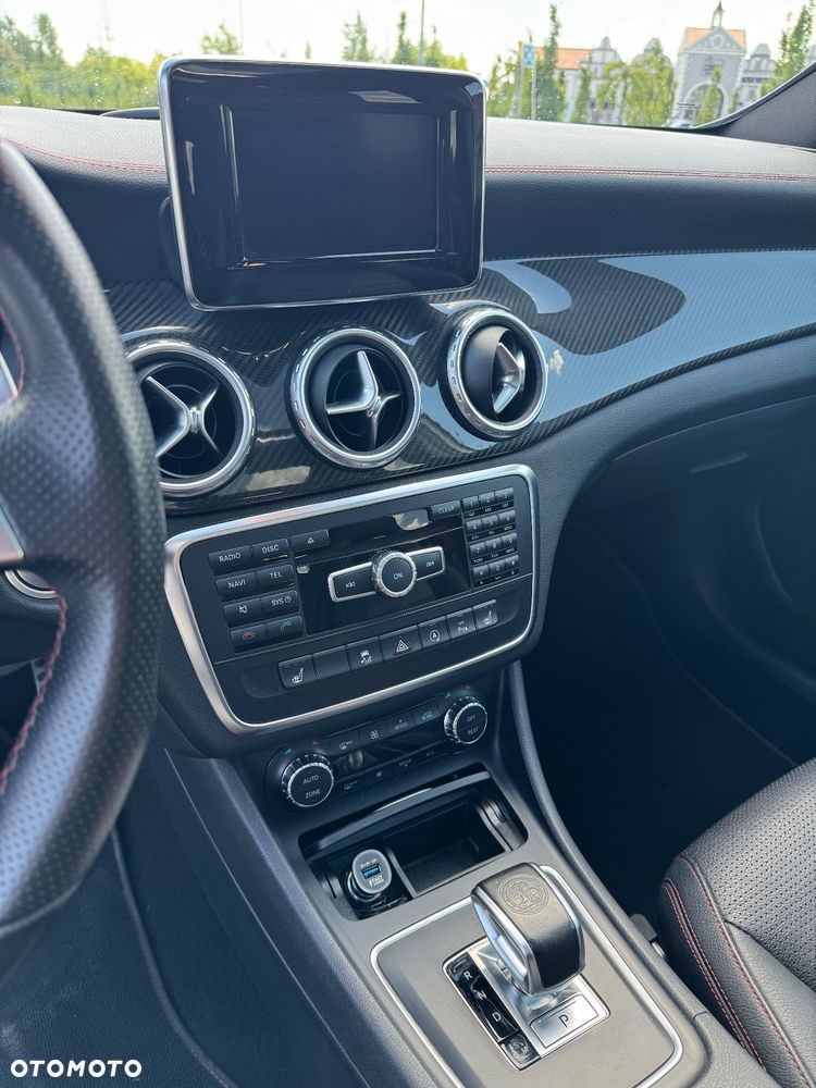 Mercedes-Benz GLA 45 AMG 4-Matic - 11