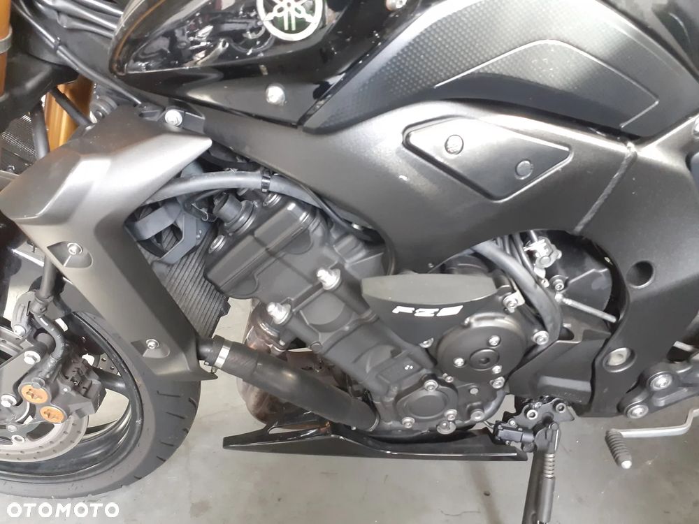 Yamaha FZ8 - 11