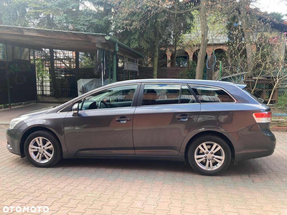 Toyota Avensis 2.0 Premium MS - 3