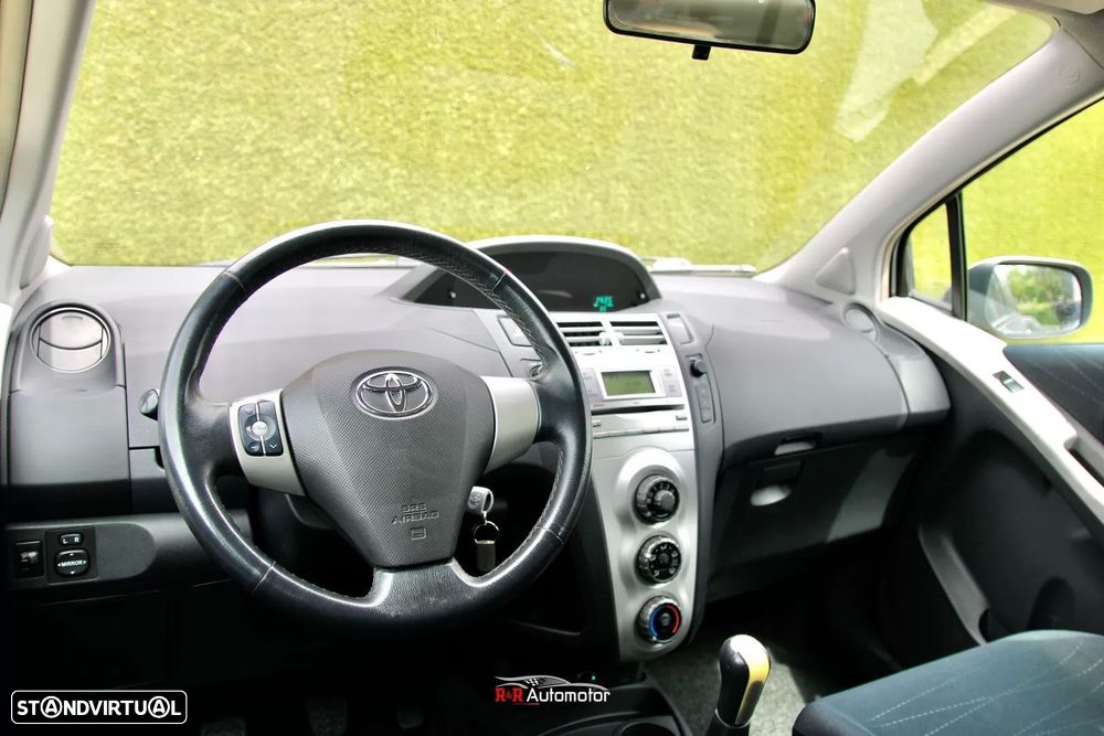 Toyota Yaris 1.4 D-4D Sol+AC - 3