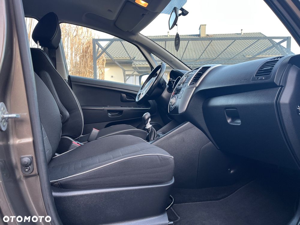 Kia Venga - 14