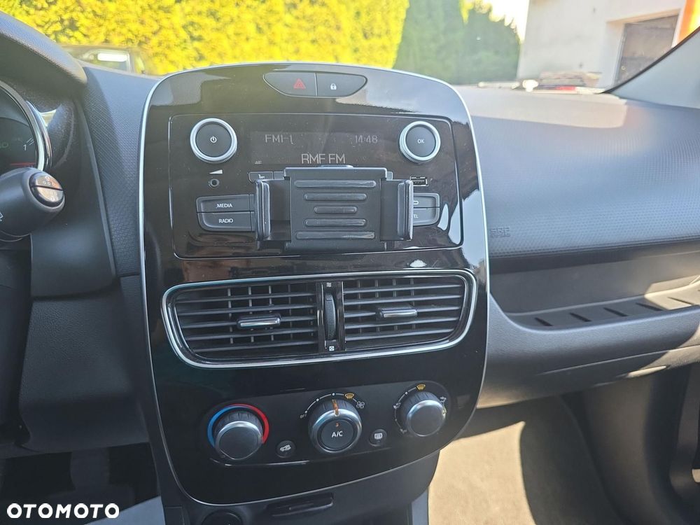 Renault Clio 1.2 16V Life - 12