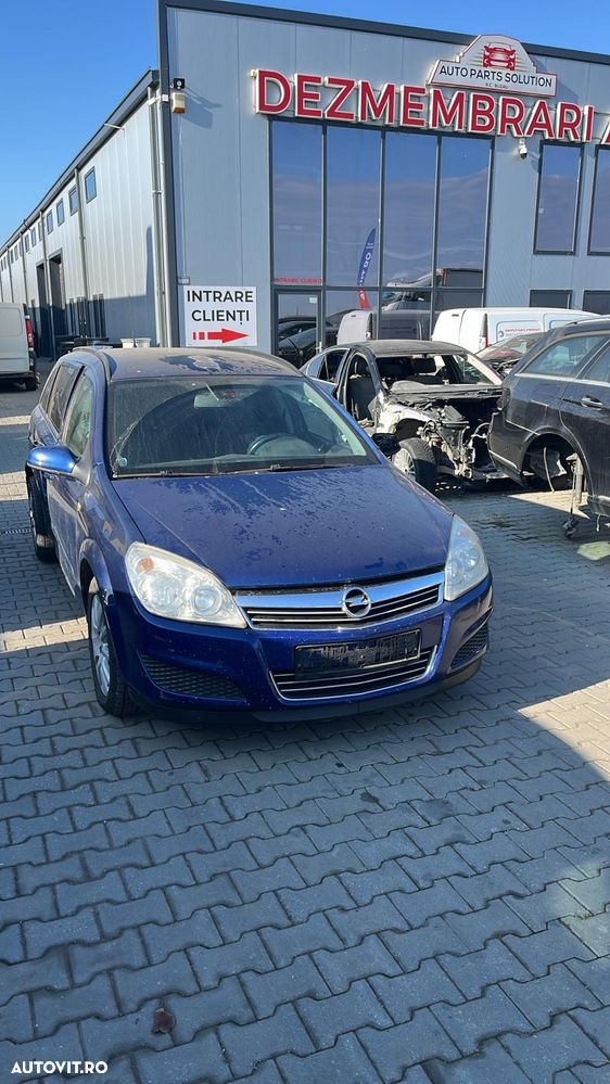 Dezmembram Opel Astra H 1.9 diesel din 2007 - 3