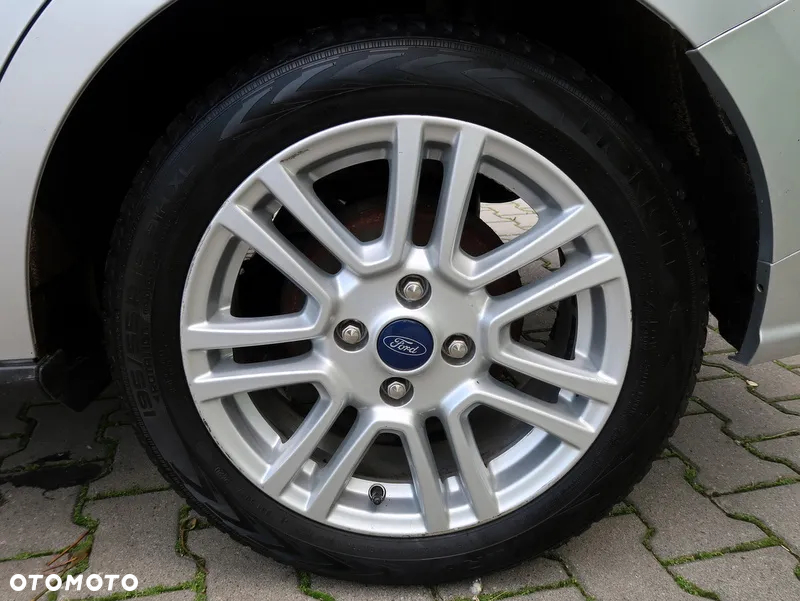 Ford Tourneo Courier 1.5 TDCi Titanium - 26