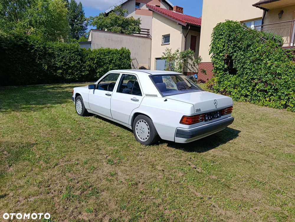 Mercedes-Benz W201 (190) - 7