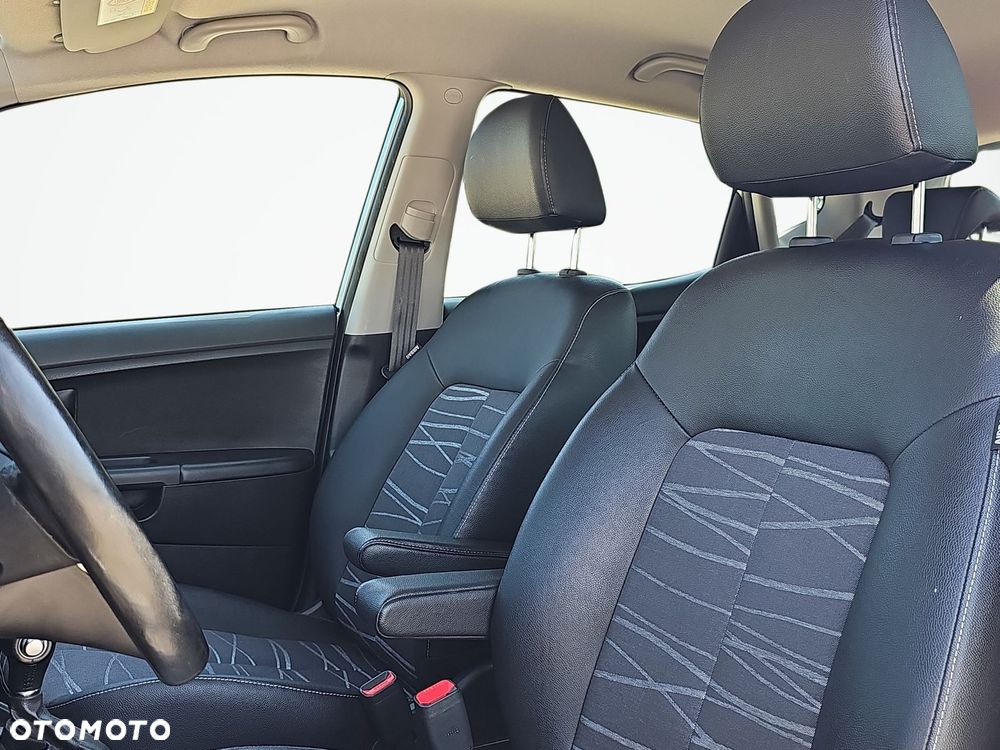 Kia Venga 1.6 L - 13