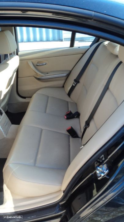 BMW 320i 4P 2006 - Para Peças - 7