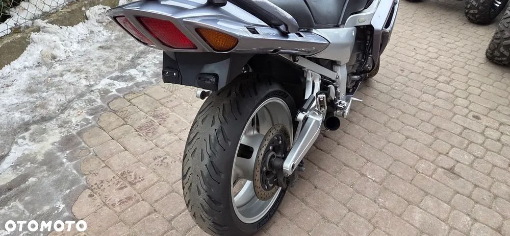 Yamaha FJR - 19