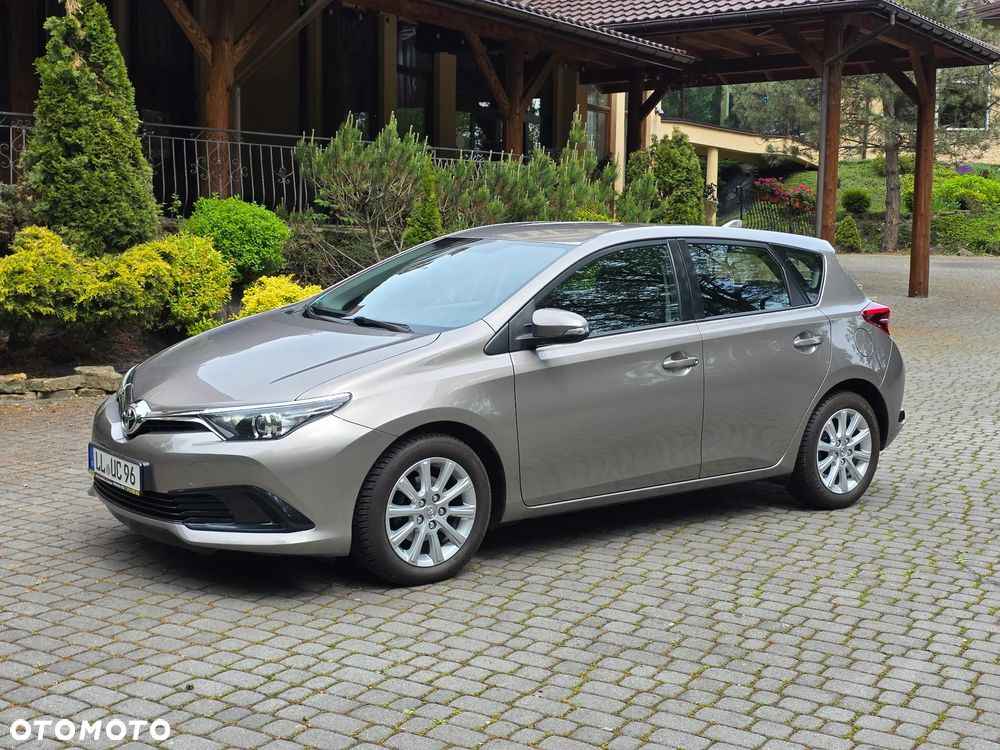 Toyota Auris 1.33 Dual-VVT-i - 23