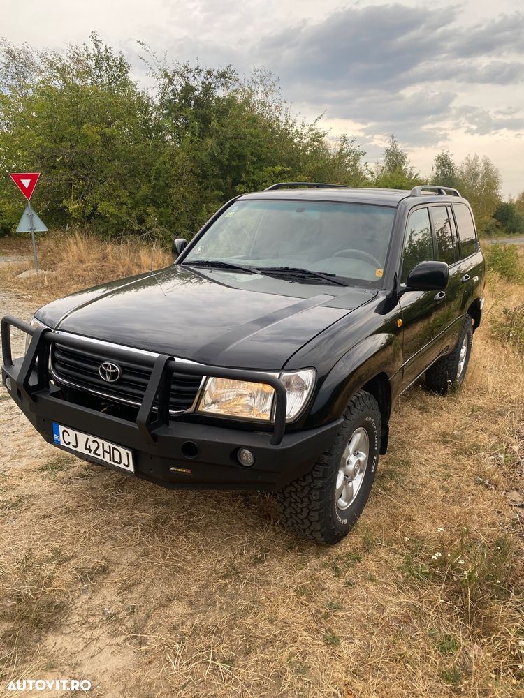 Toyota Land Cruiser - 1