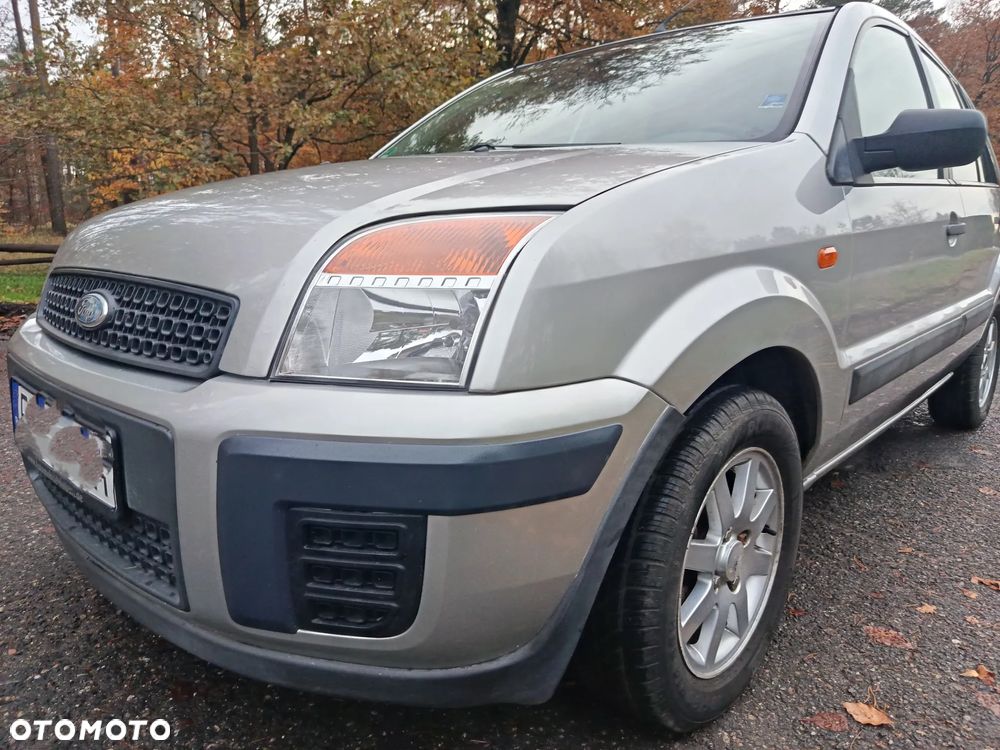 Ford Fusion 1.4 Ambiente - 19