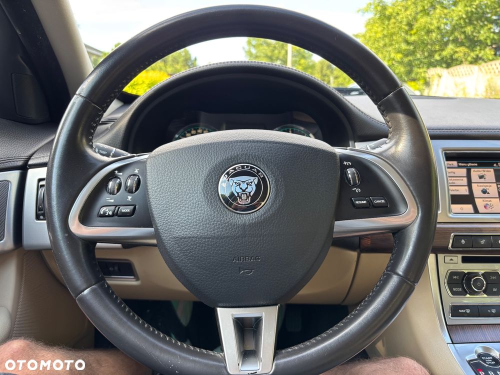 Jaguar XF 2.2 - 26