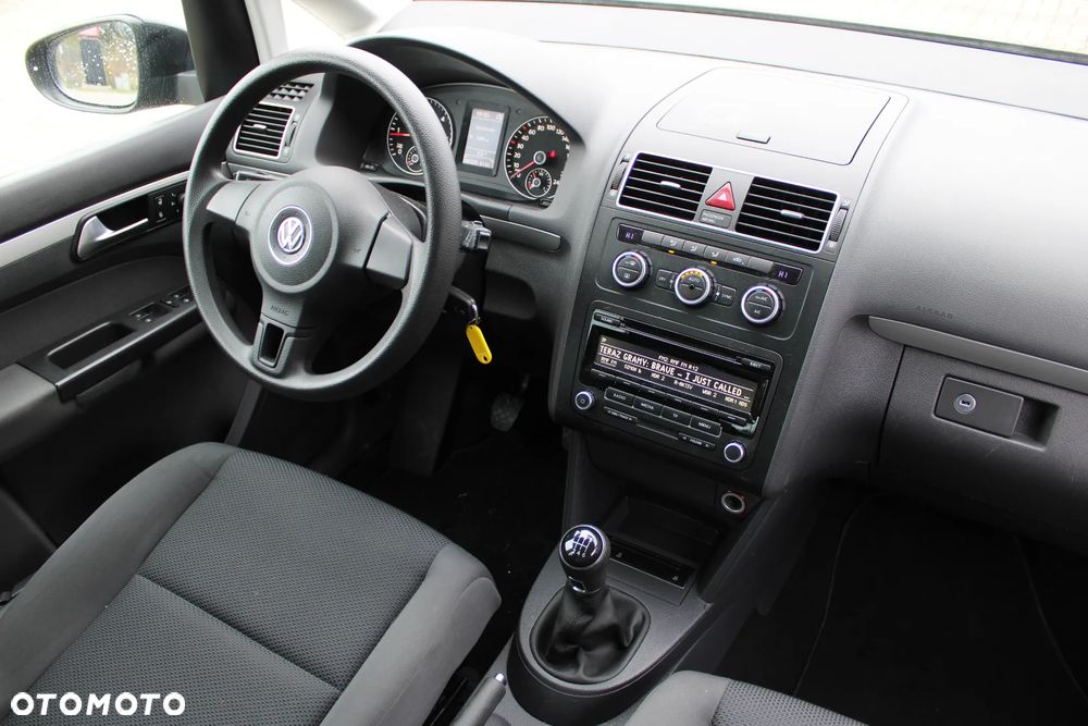 Volkswagen Touran - 19