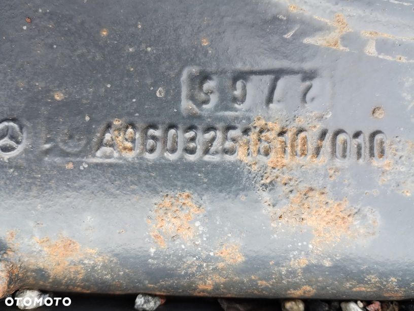 PODSTAWA GÓRNA PODUSZKI LEWE 9603251610 ACTROS MP4 MP5 OŚ WLECZONA - 2