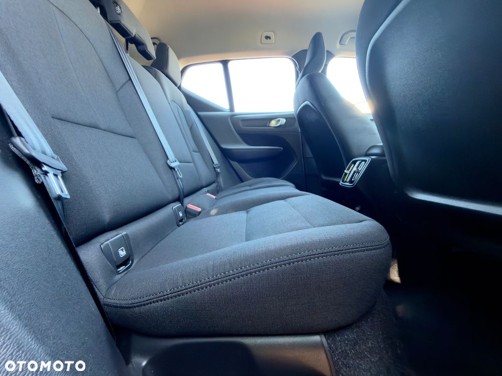 Volvo XC 40 T3 Momentum Pro - 22