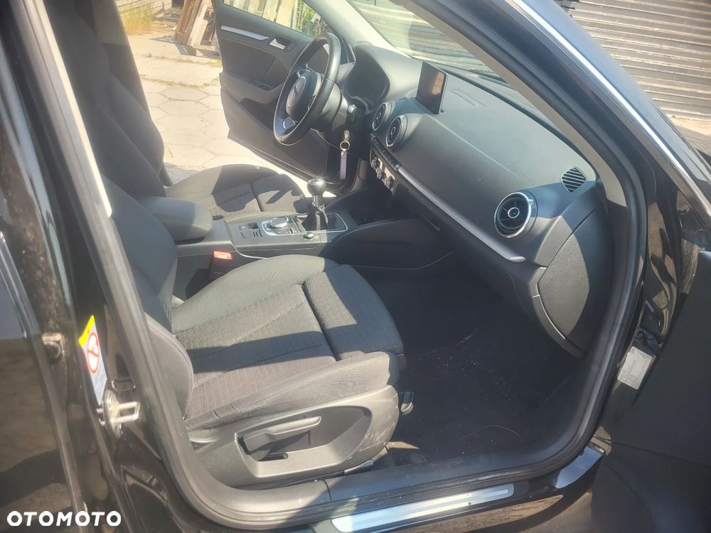 Audi A3 Sportback 1.6 TDI DPF Ambition - 13