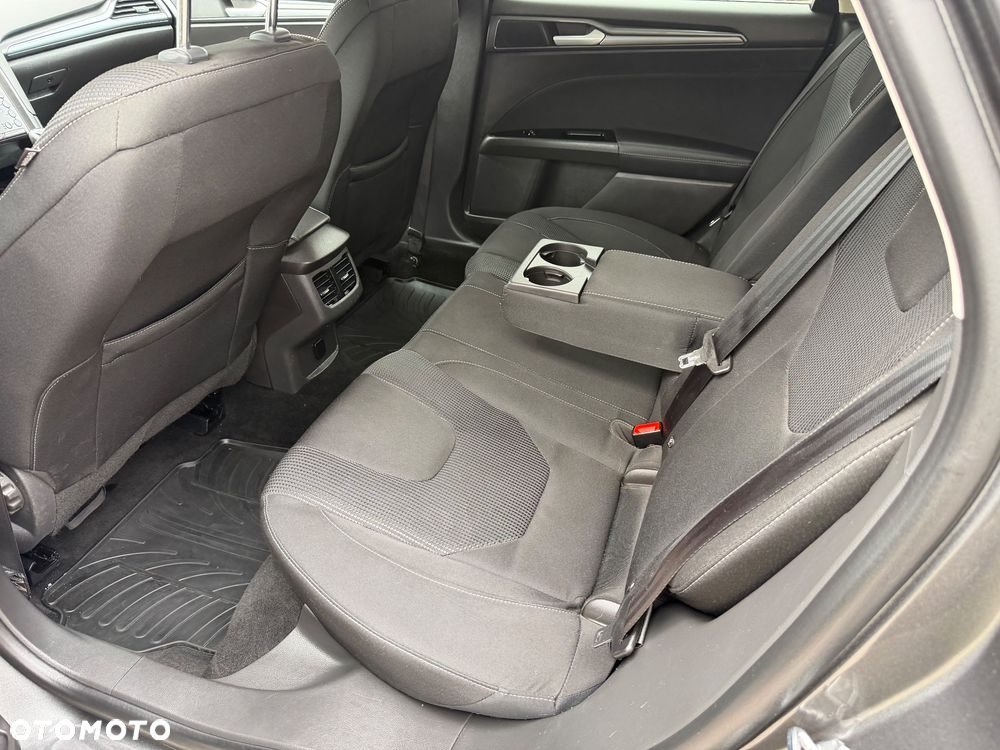 Ford Mondeo - 34
