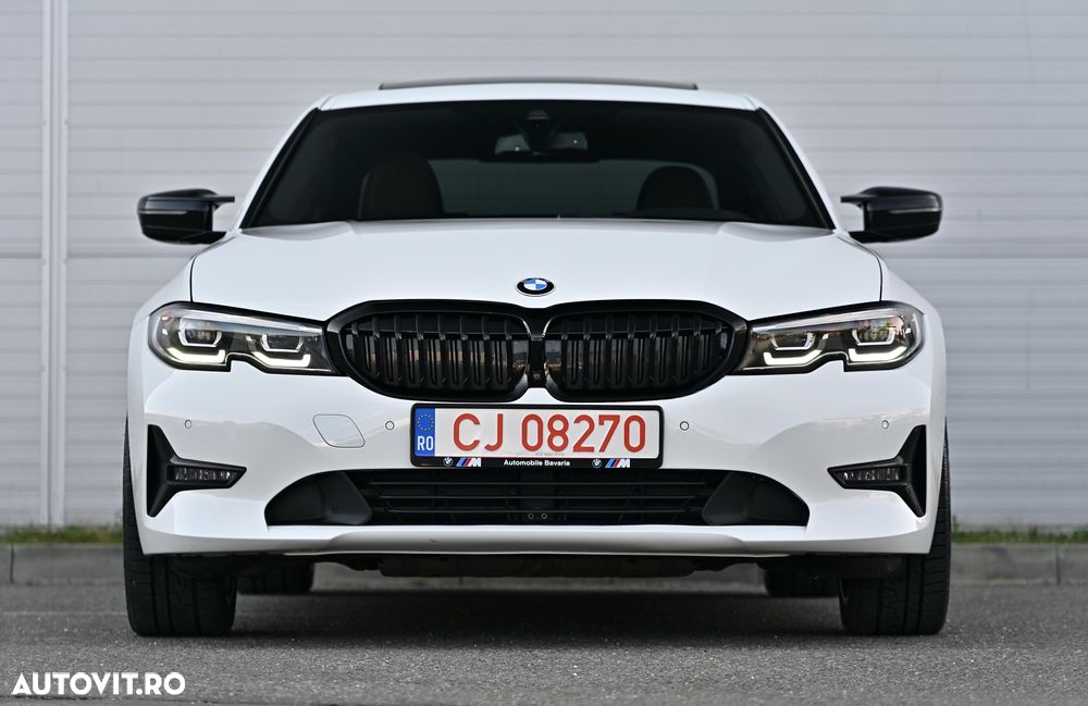 BMW Seria 3 330i xDrive Aut. Luxury Line - 36