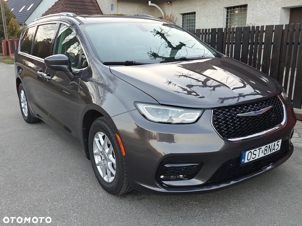Chrysler Pacifica - 4