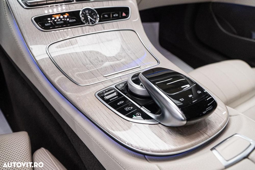 Mercedes-Benz E 450 Coupe 4MATIC Aut. - 23