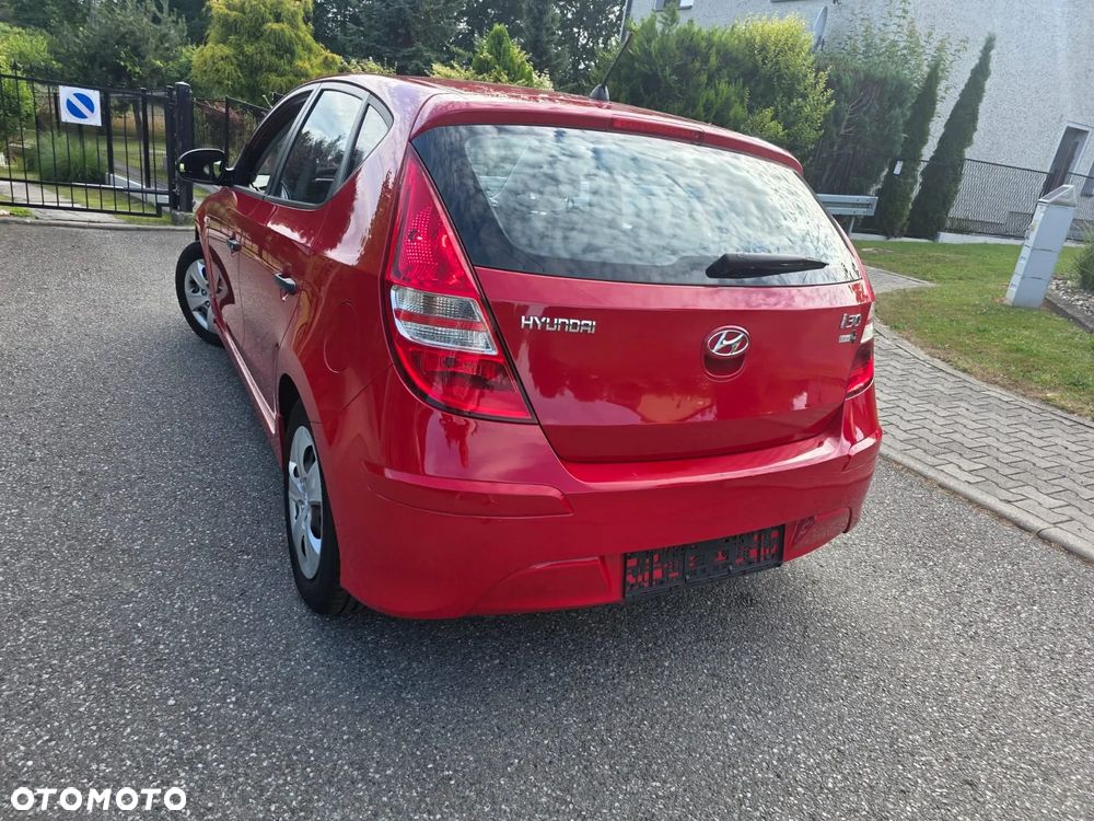 Hyundai i30 1.4 Base + - 35