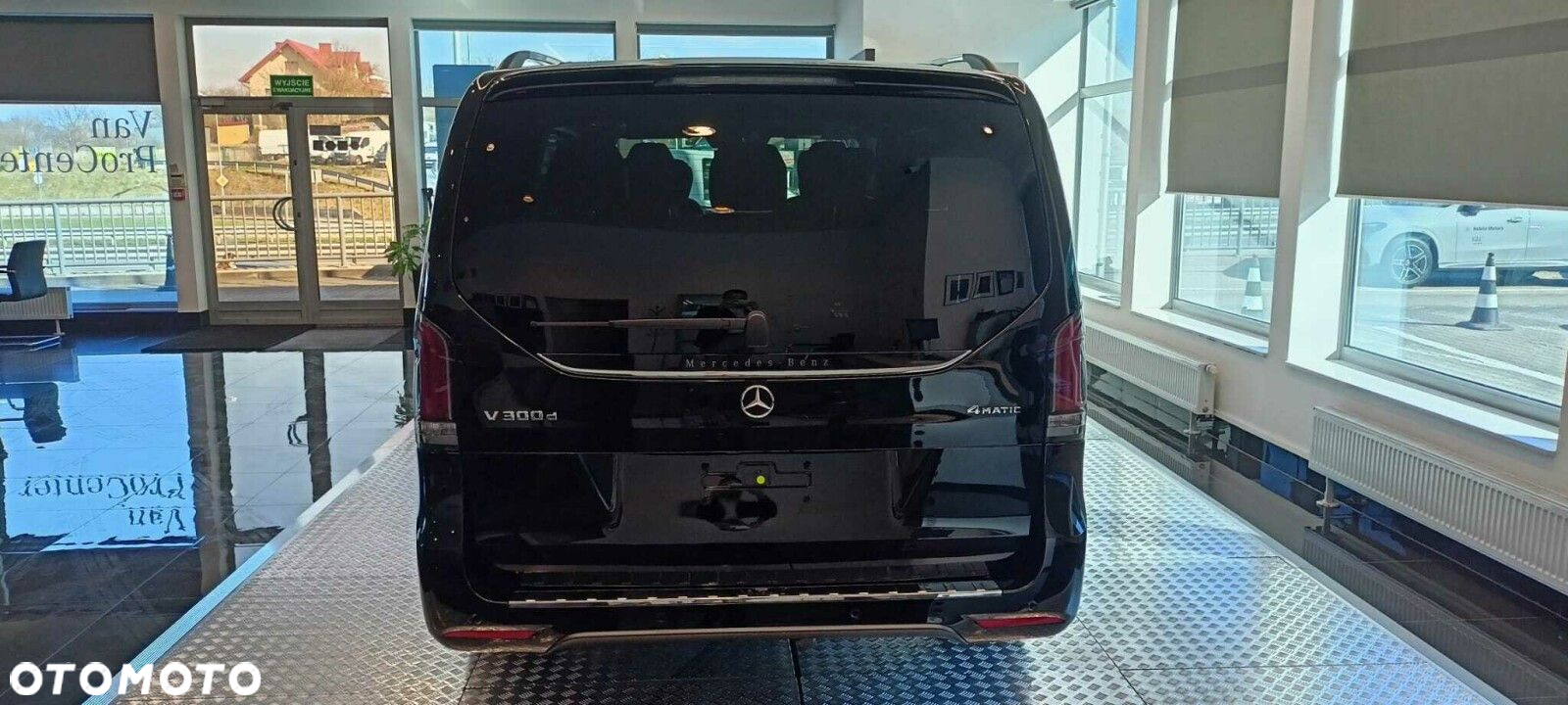 Mercedes-Benz Klasa V - 6
