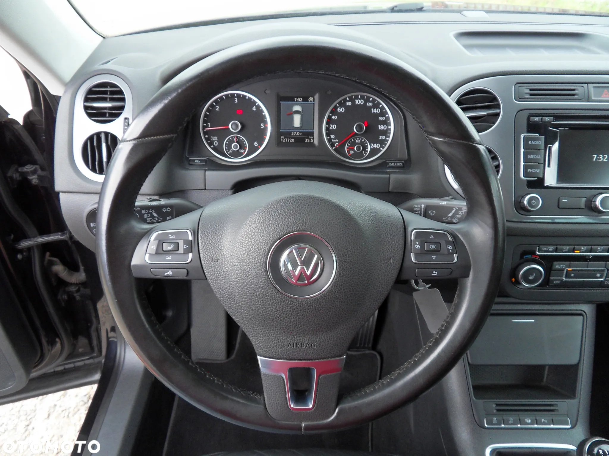 Volkswagen Tiguan 2.0 TDI SCR BlueMotion Technology Exclusive - 16
