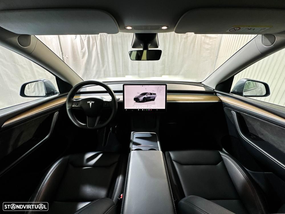 Tesla Model Y Long Range Dual Motor AWD - 11