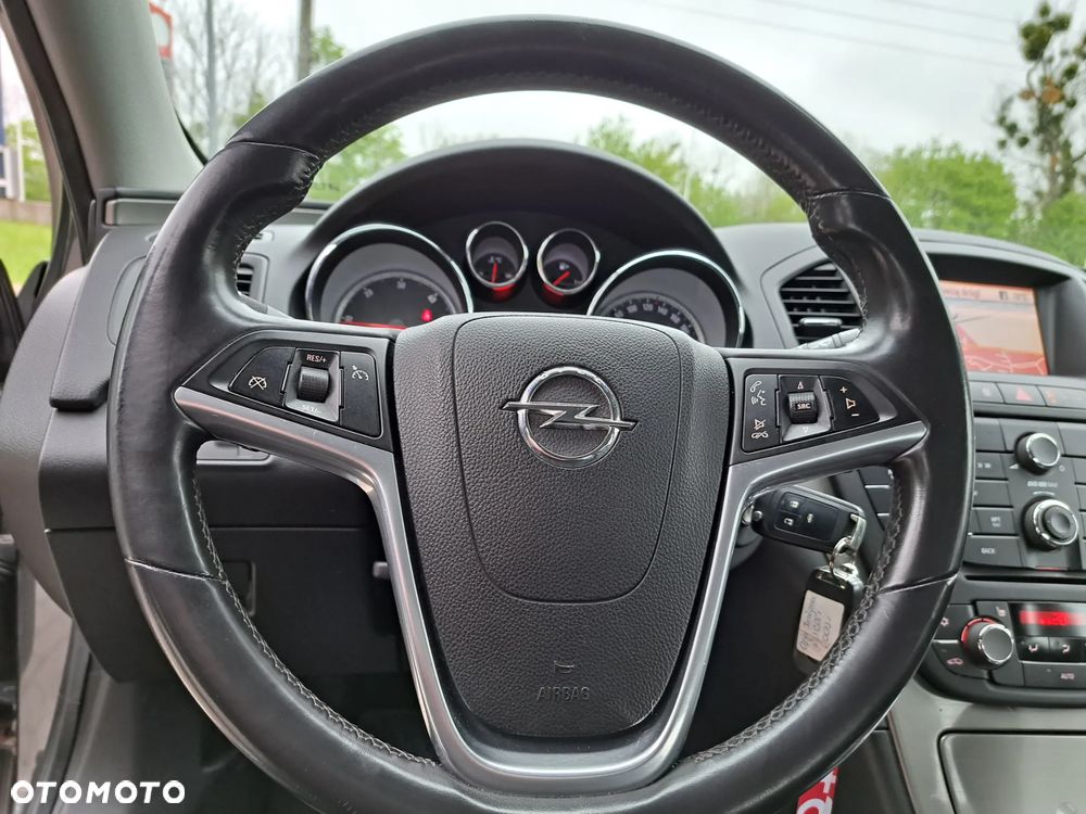 Opel Insignia - 24