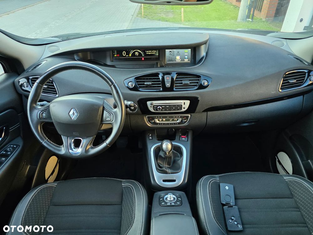 Renault Grand Scenic ENERGY TCe 115 Bose Edition - 36