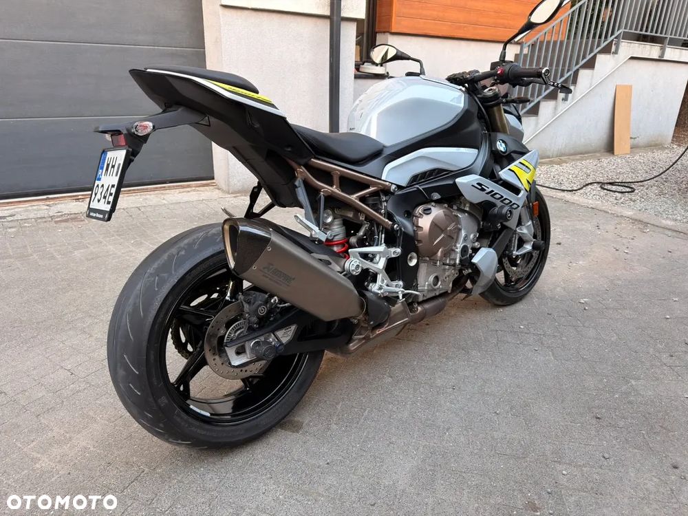 BMW S - 4
