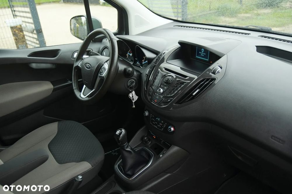 Ford Tourneo Courier 1.5 TDCi Titanium - 17