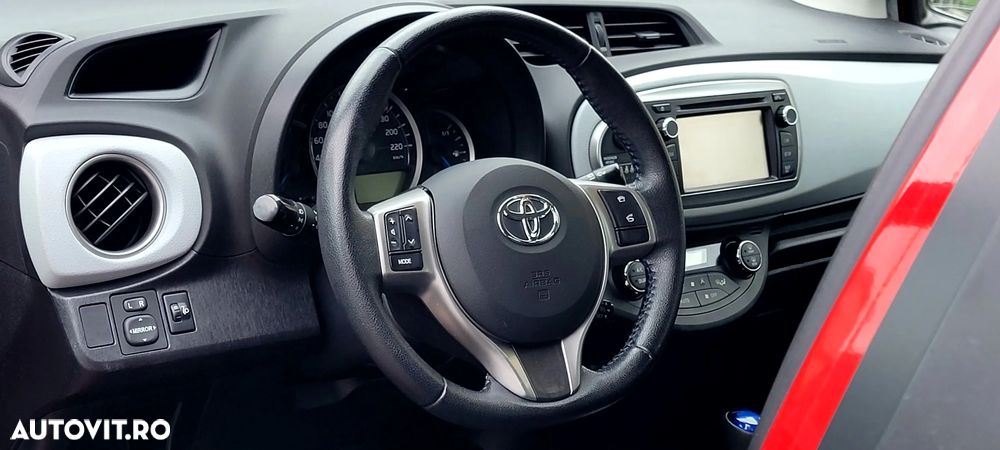 Toyota Yaris 1.5 VVT-i HSD Luna - 11