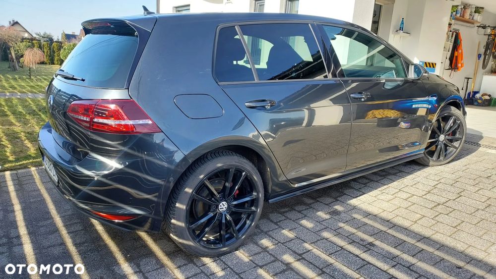Volkswagen Golf - 21
